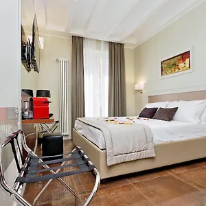 2* Oda ve Kahvaltı Piazza Venezia Grand